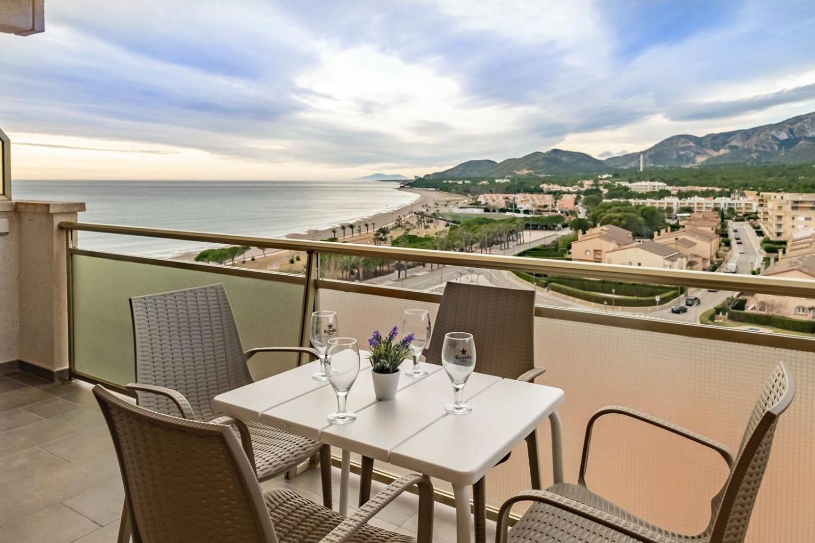 Apartamento Con Terraza, Vistas Playa Y Montana Hospitalet De L'Infant Esterno foto