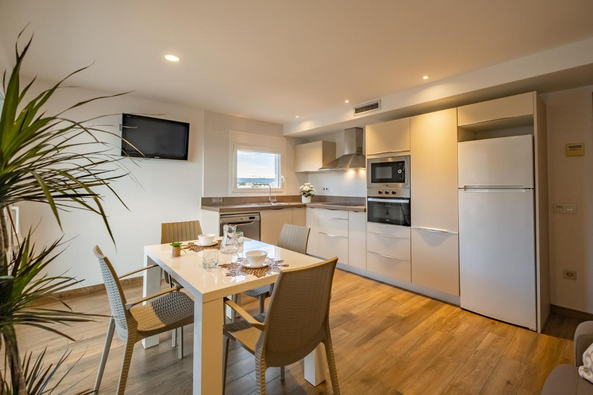 Apartamento Con Terraza, Vistas Playa Y Montana Hospitalet De L'Infant Esterno foto