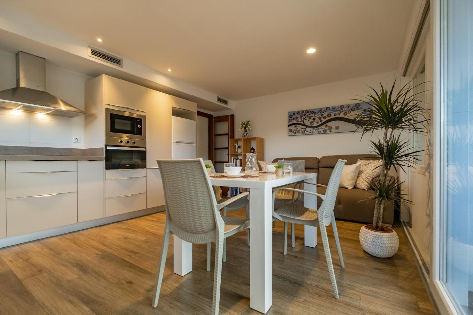 Apartamento Con Terraza, Vistas Playa Y Montana Hospitalet De L'Infant Esterno foto