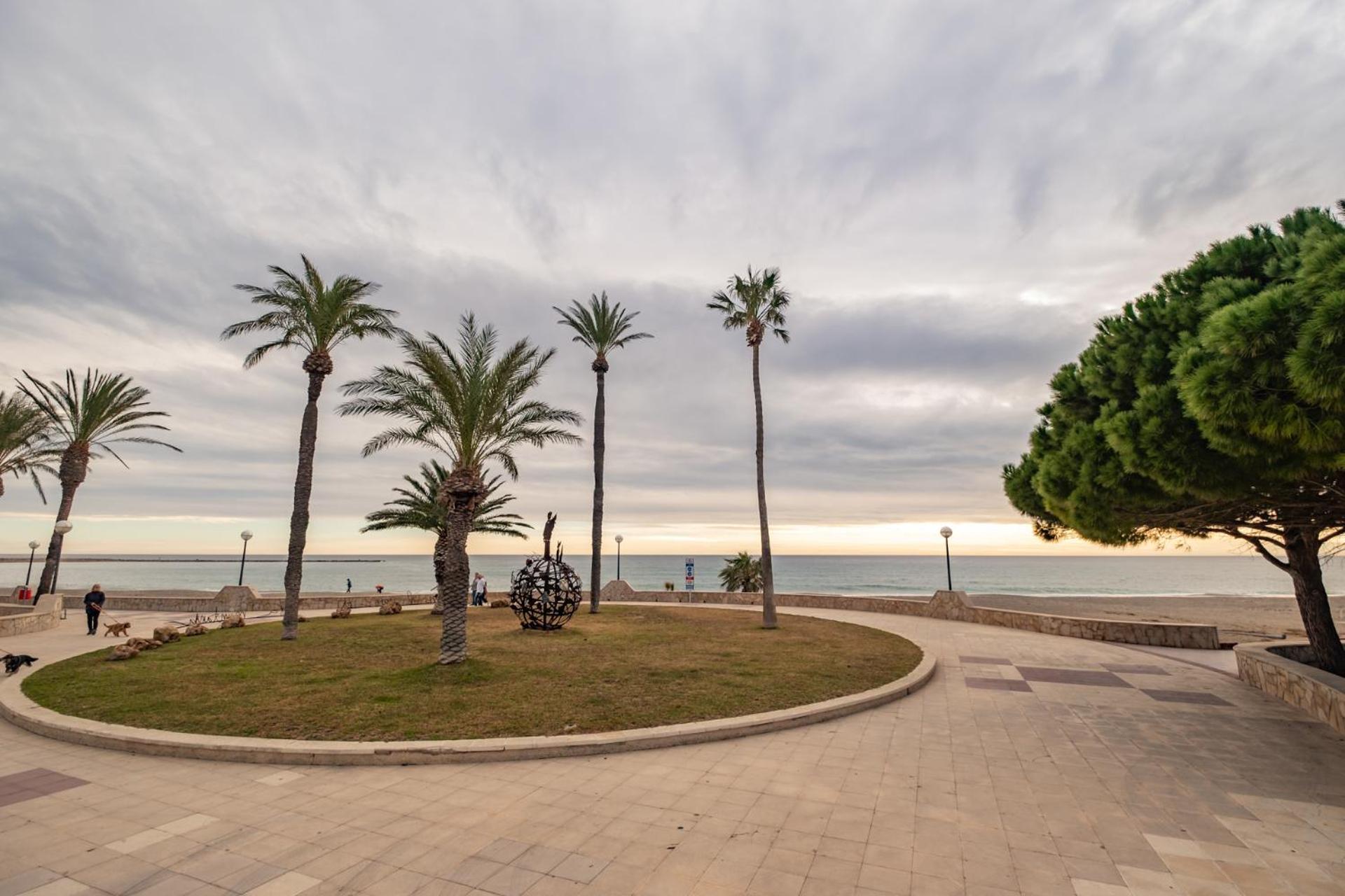 Apartamento Con Terraza, Vistas Playa Y Montana Hospitalet De L'Infant Esterno foto