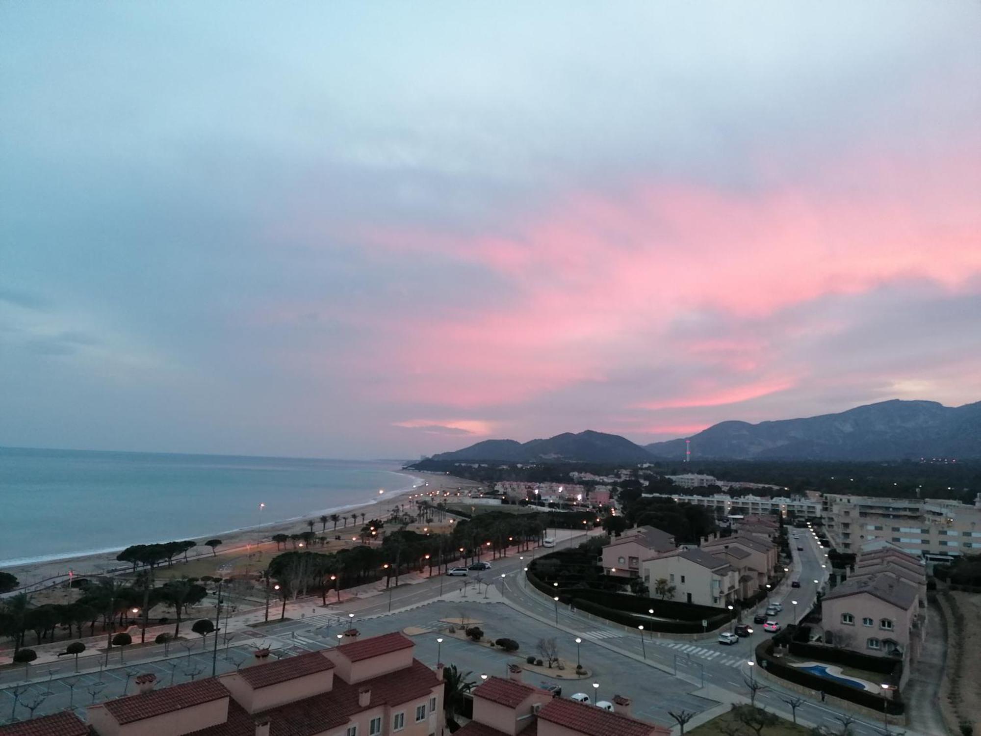 Apartamento Con Terraza, Vistas Playa Y Montana Hospitalet De L'Infant Esterno foto